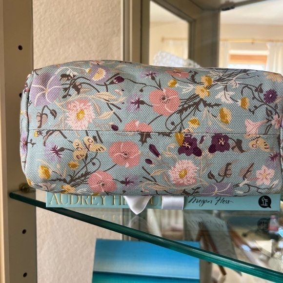 Like New Gucci Japan Exclusive Floral Bear Tote Turquoise - Picture 7 of 11